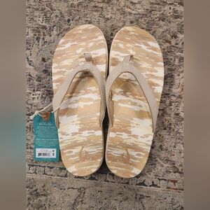 Women's Olukai Flip Flop Sandals NWT Size 9